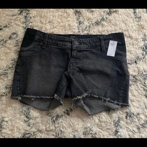 GAP maternity short